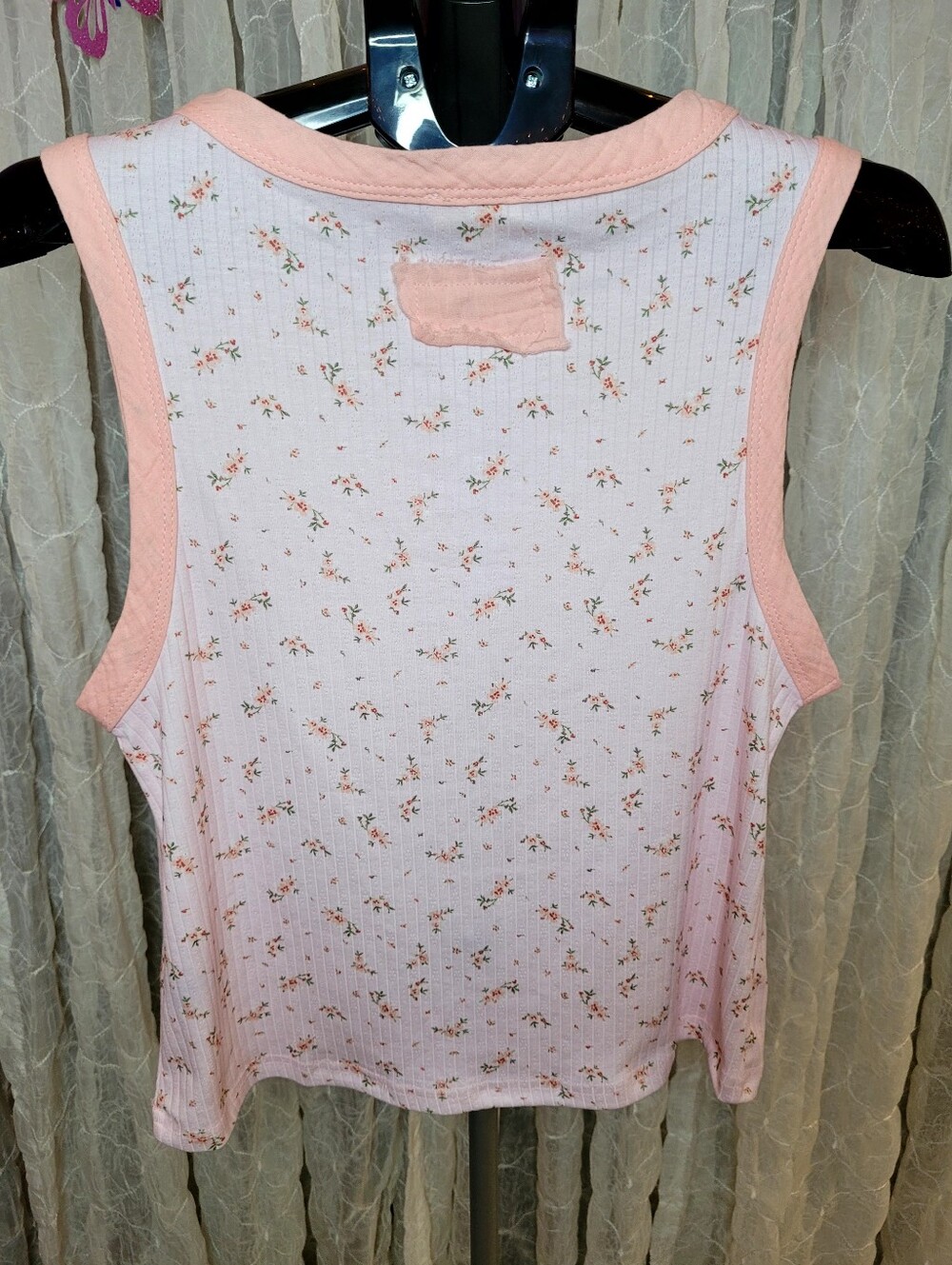 POL Pink Floral Ribbed 5 Button Henley Raw Edge Lettuce Crop Top Large Boutique - Picture 3 of 5